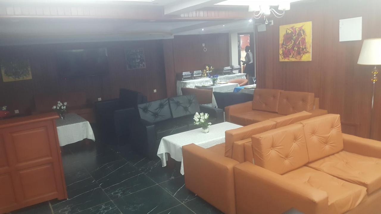 Residences Hotelieres Micheline Et Emile Bastos ยาอุนเด ภายนอก รูปภาพ