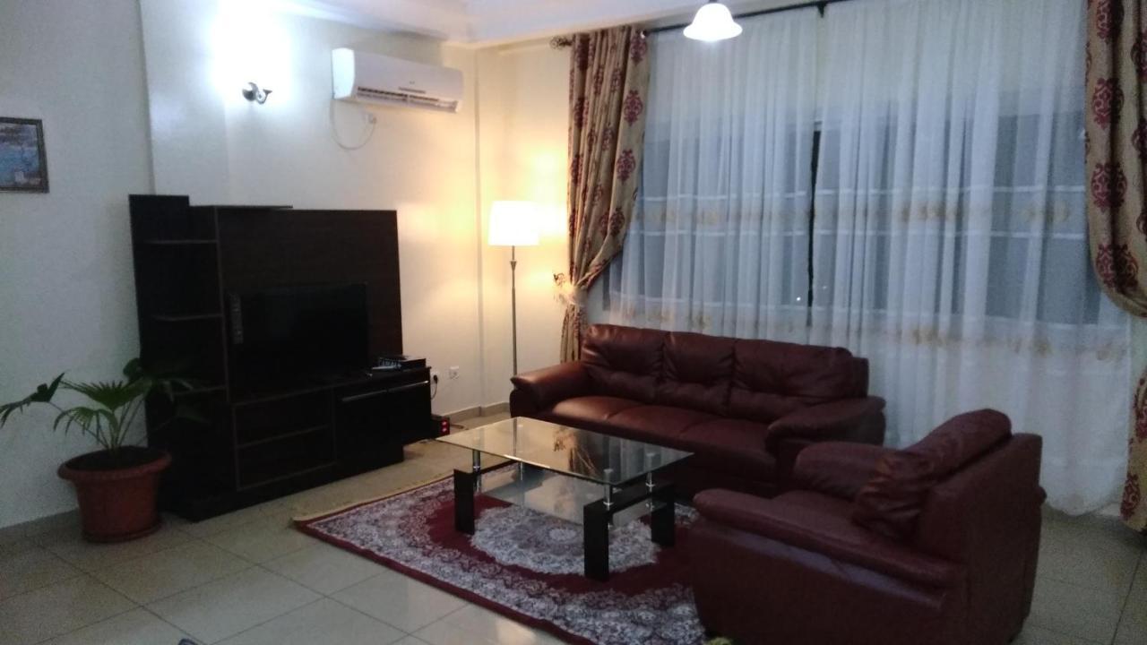 Residences Hotelieres Micheline Et Emile Bastos ยาอุนเด ภายนอก รูปภาพ