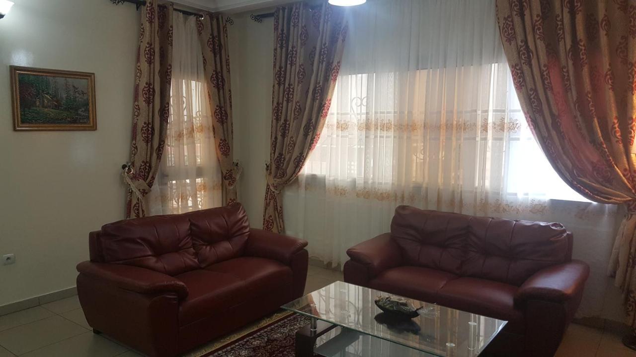 Residences Hotelieres Micheline Et Emile Bastos ยาอุนเด ภายนอก รูปภาพ