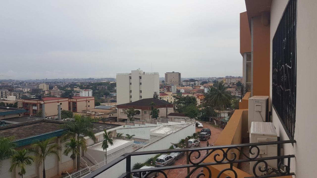 Residences Hotelieres Micheline Et Emile Bastos ยาอุนเด ภายนอก รูปภาพ