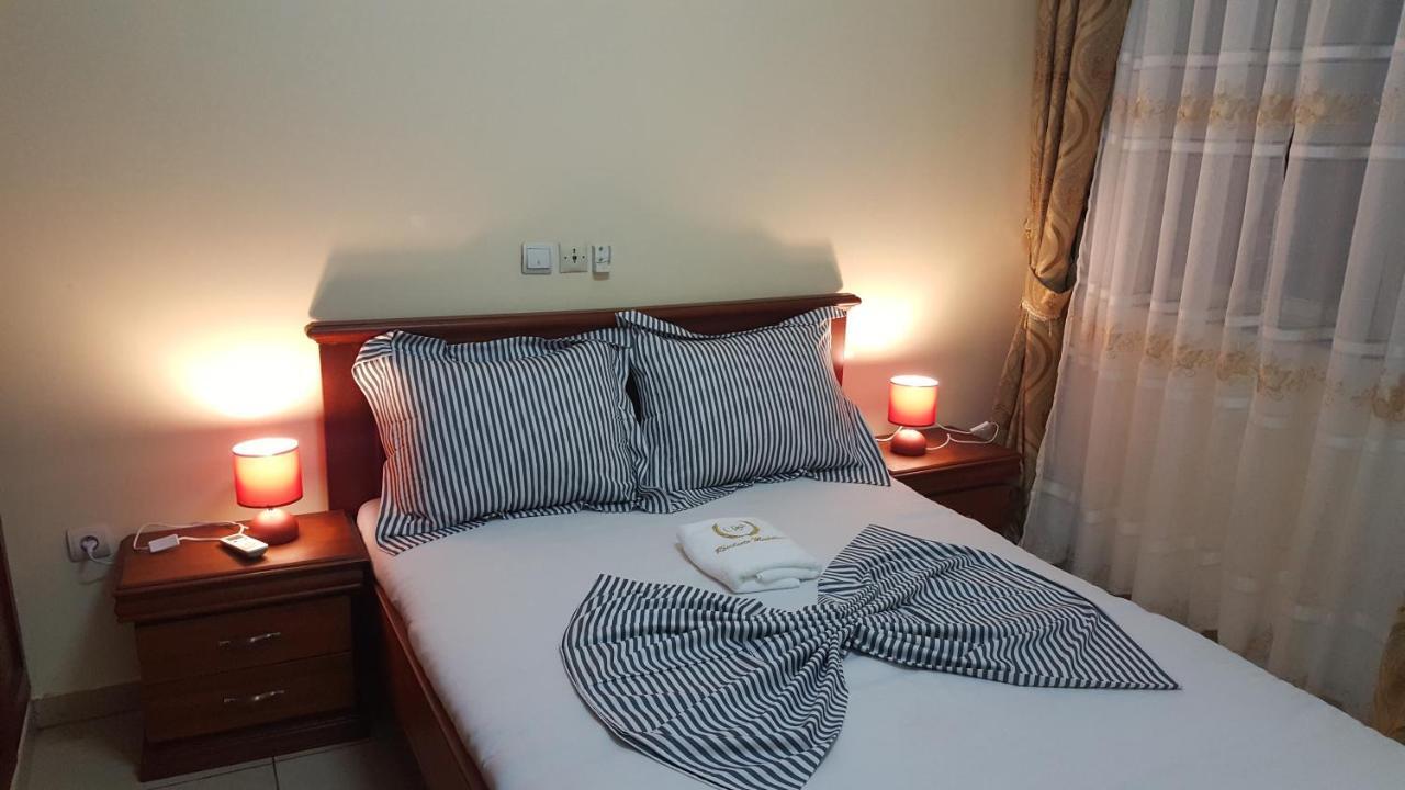 Residences Hotelieres Micheline Et Emile Bastos ยาอุนเด ภายนอก รูปภาพ