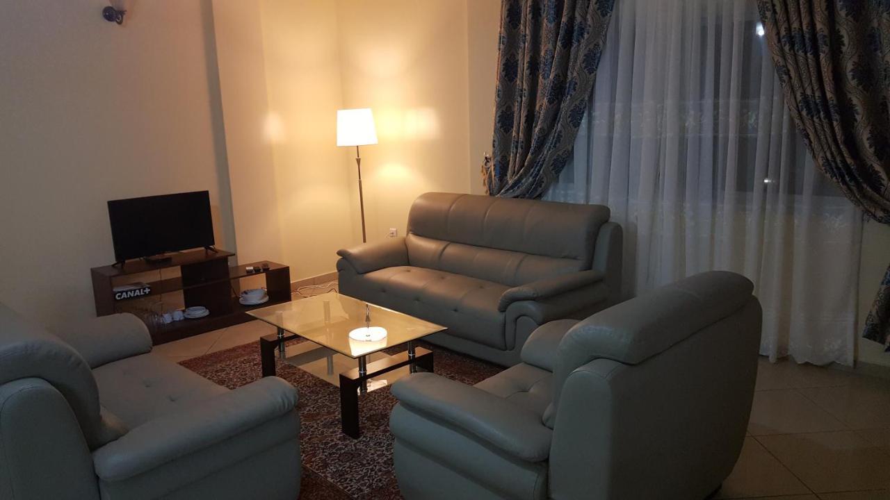 Residences Hotelieres Micheline Et Emile Bastos ยาอุนเด ภายนอก รูปภาพ