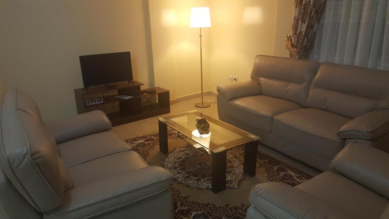 Residences Hotelieres Micheline Et Emile Bastos ยาอุนเด ภายนอก รูปภาพ